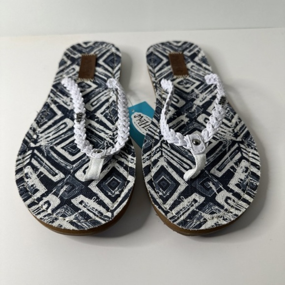 MAJ LOVE Women's Thong Sandals Size 9 Blue/ White Slip On Flats Thong Toes NWT - Picture 2 of 11